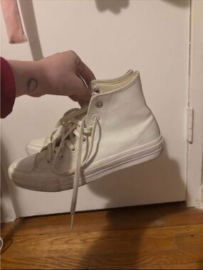 Women's High-Top Canvas Sneakers in White